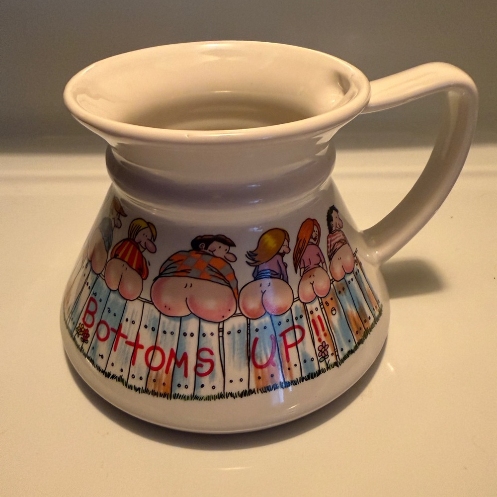 Moodz No Spill Ceramic Mug Humorous “Bottoms Up” with Cartoon Design
